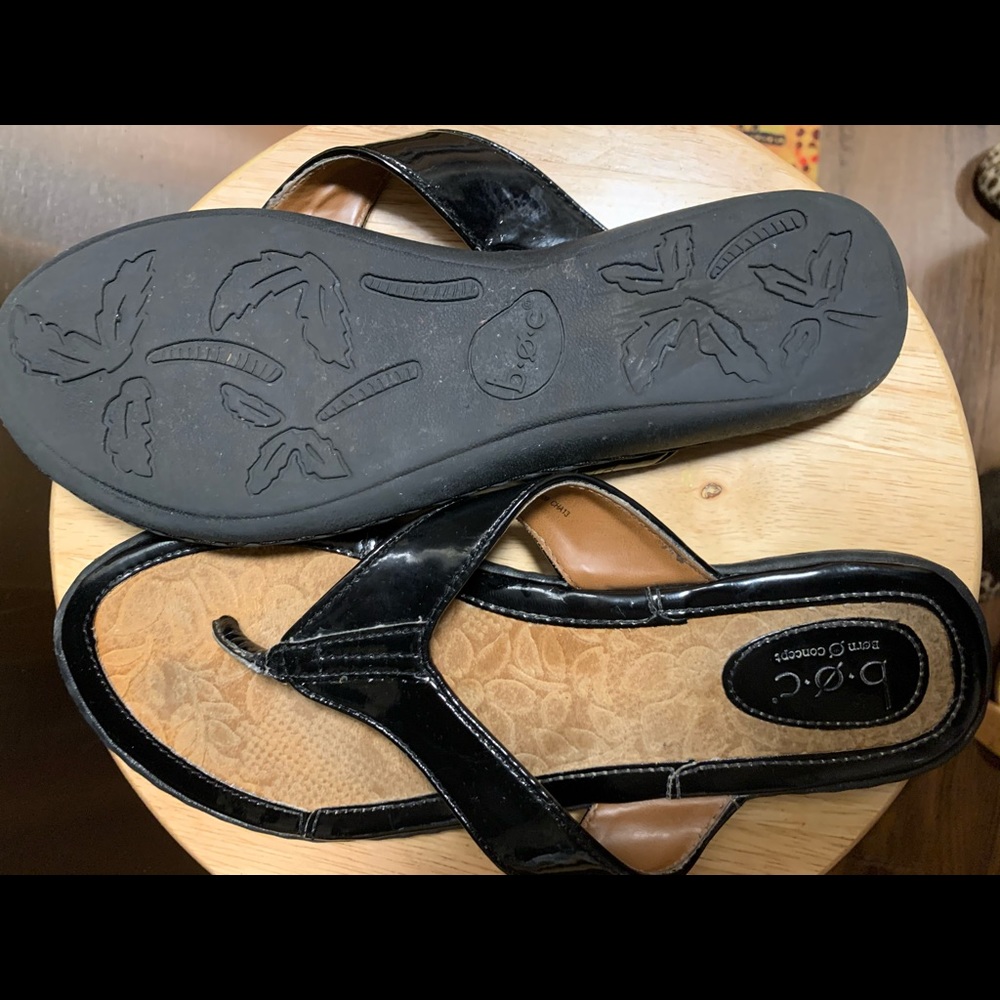 Shoes - Picture 7 of 8